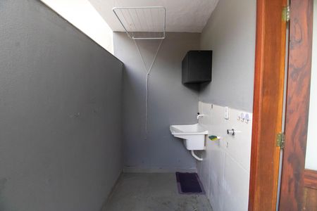 Casa para alugar com 70m², 2 quartos e 1 vaga Casa para alugar com 70m², 2 quartos e 1 vagaÁrea de Serviço
