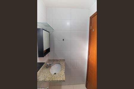 Casa para alugar com 70m², 2 quartos e 1 vaga Casa para alugar com 70m², 2 quartos e 1 vagaBanheiro