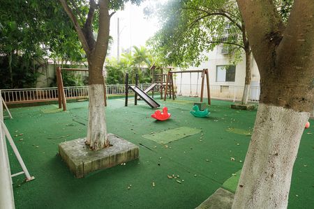 Apartamento para alugar com 50m², 2 quartos e 1 vaga Apartamento para alugar com 50m², 2 quartos e 1 vagaÁrea comum - Playground