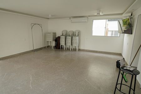 Apartamento para alugar com 50m², 2 quartos e 1 vaga Apartamento para alugar com 50m², 2 quartos e 1 vagaÁrea comum - Salão de festas