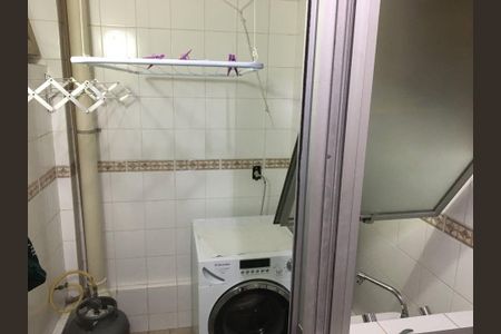 Banheiro de apartamento para alugar com 2 quartos, 65m² em Passo d’Areia, Porto Alegre
