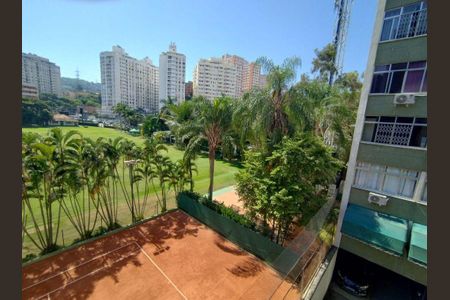 Apartamento à venda com 75m², 2 quartos e 1 vaga
