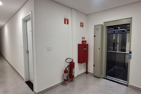 Apartamento à venda com 57m², 2 quartos e 1 vaga Apartamento à venda com 57m², 2 quartos e 1 vagaHall social