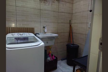 Casa à venda com 67m², 2 quartos e 2 vagas