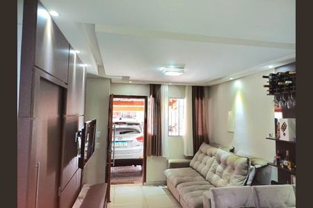 Casa à venda com 67m², 2 quartos e 2 vagas