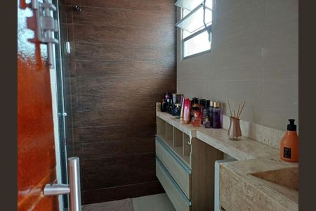Casa à venda com 67m², 2 quartos e 2 vagas