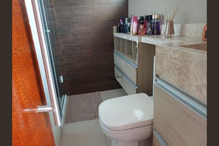 Casa à venda com 67m², 2 quartos e 2 vagas
