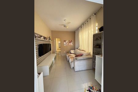 Casa à venda com 152m², 4 quartos e 1 vaga