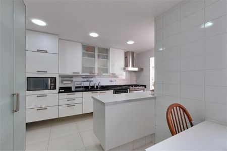 Apartamento à venda com 185m², 3 quartos e 3 vagas