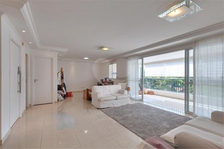 Apartamento à venda com 185m², 3 quartos e 3 vagas