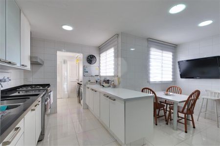 Apartamento à venda com 185m², 3 quartos e 3 vagas
