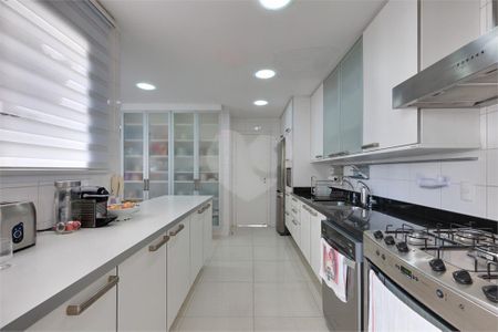 Apartamento à venda com 185m², 3 quartos e 3 vagas