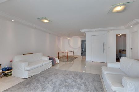 Apartamento à venda com 185m², 3 quartos e 3 vagas