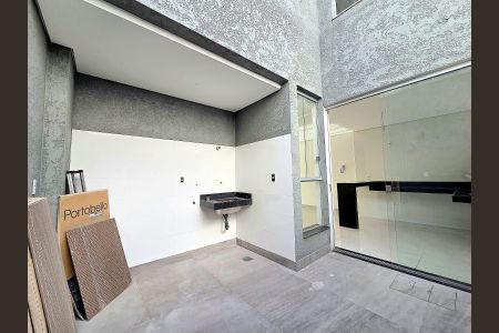 Casa à venda com 130m², 3 quartos e 2 vagasÁrea de serviço
