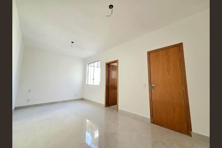 Casa à venda com 130m², 3 quartos e 2 vagasSala
