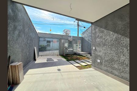 Casa à venda com 130m², 3 quartos e 2 vagasÁrea externa