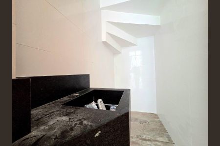 Casa à venda com 130m², 3 quartos e 2 vagasBanheiro