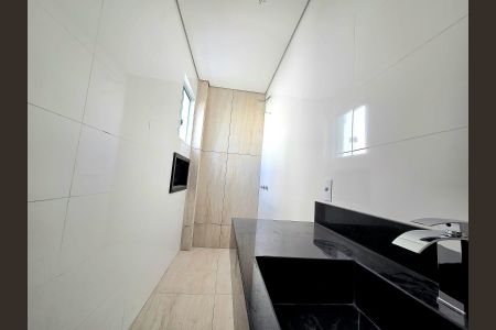 Casa à venda com 130m², 3 quartos e 2 vagasBanheiro 