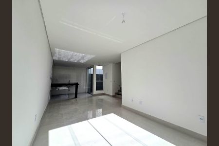 Casa à venda com 130m², 3 quartos e 2 vagasSala