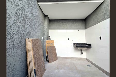 Casa à venda com 130m², 3 quartos e 2 vagasÁrea de Serviço
