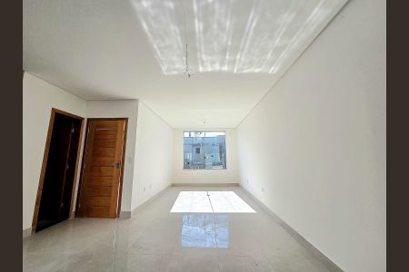 Casa à venda com 130m², 3 quartos e 2 vagasSala