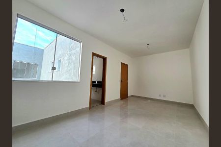 Casa à venda com 130m², 3 quartos e 2 vagasSala