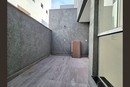 Casa à venda com 130m², 3 quartos e 2 vagasÁrea externa