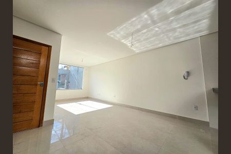Casa à venda com 130m², 3 quartos e 2 vagasSala