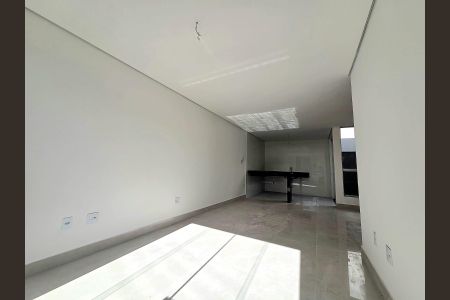 Casa à venda com 130m², 3 quartos e 2 vagasSala