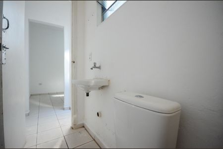 Banheiro de casa para alugar com 1 quarto, 40m² em Vila Pereira Cerca, São Paulo