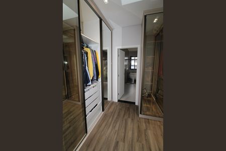 Casa de condomínio para alugar com 376m², 5 quartos e 4 vagasSuíte 2