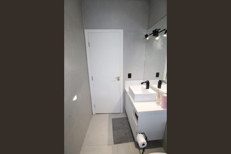 Casa de condomínio para alugar com 376m², 5 quartos e 4 vagasBanheiro da Suíte 1