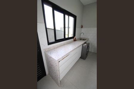 Casa de condomínio para alugar com 376m², 5 quartos e 4 vagasÁrea de Serviço