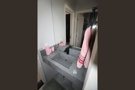 Casa de condomínio para alugar com 376m², 5 quartos e 4 vagasBanheiro da Suíte 5