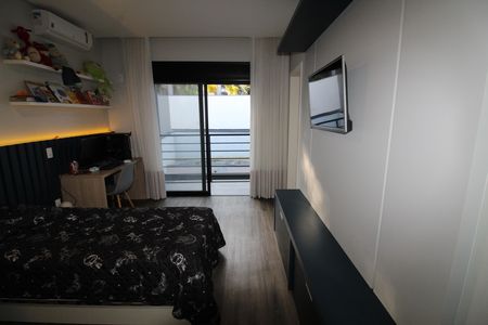 Casa de condomínio para alugar com 376m², 5 quartos e 4 vagasSuíte 3
