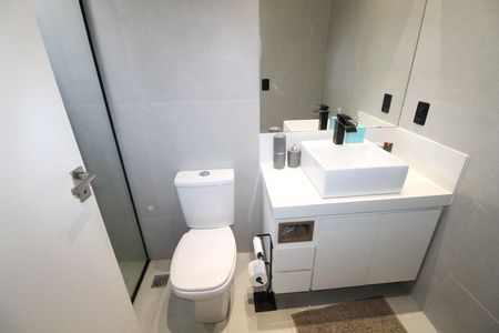Casa de condomínio para alugar com 376m², 5 quartos e 4 vagasBanheiro da Suíte 3