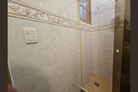 Casa de condomínio à venda com 61m², 2 quartos e 1 vagaBanheiro 