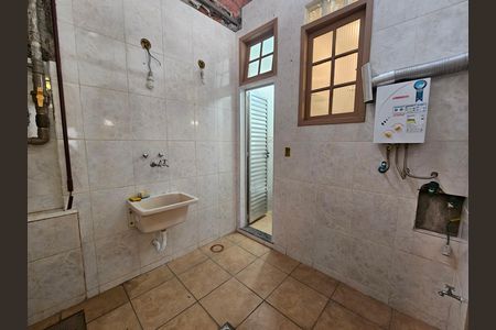 Casa de condomínio à venda com 61m², 2 quartos e 1 vagaÁrea de Serviço