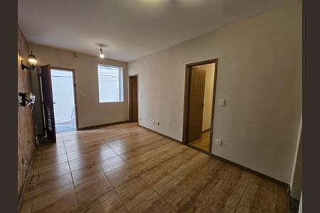 Sala de casa de condomínio à venda com 2 quartos, 61m² em Tijuca, Rio de Janeiro