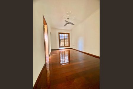 Sala de apartamento à venda com 2 quartos, 55m² em Passo d’Areia, Porto Alegre