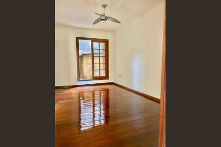 Sala de apartamento à venda com 2 quartos, 55m² em Passo d’Areia, Porto Alegre