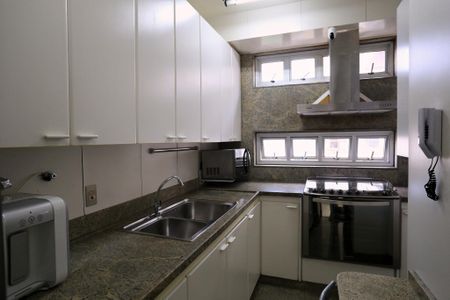 Apartamento à venda com 115m², 3 quartos e 2 vagasCozinha