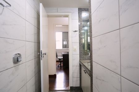 Apartamento à venda com 115m², 3 quartos e 2 vagasBanheiro