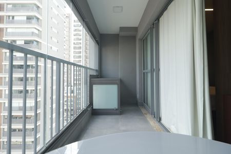 Varanda de apartamento à venda com 1 quarto, 38m² em Vila Mariana, São Paulo
