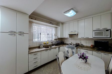 Casa à venda com 150m², 4 quartos e 2 vagasCozinha