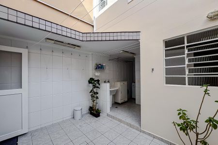 Casa à venda com 150m², 4 quartos e 2 vagasÁrea externa