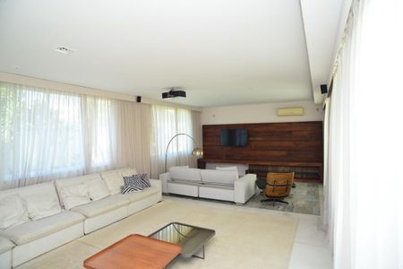 Sala de casa de condomínio para alugar com 3 quartos, 800m² em Barra da Tijuca, Rio de Janeiro