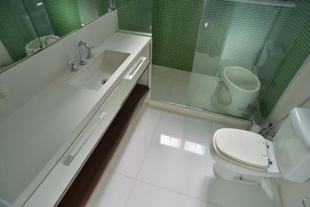 Banheiro Social de casa de condomínio para alugar com 3 quartos, 800m² em Barra da Tijuca, Rio de Janeiro