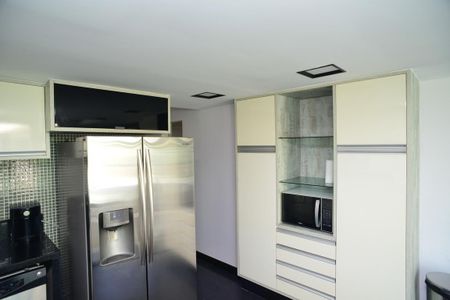 Cozinha de casa de condomínio para alugar com 3 quartos, 800m² em Barra da Tijuca, Rio de Janeiro