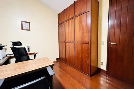 Casa à venda com 2281m², 6 quartos e 6 vagas Casa à venda com 2281m², 6 quartos e 6 vagasFoto 05